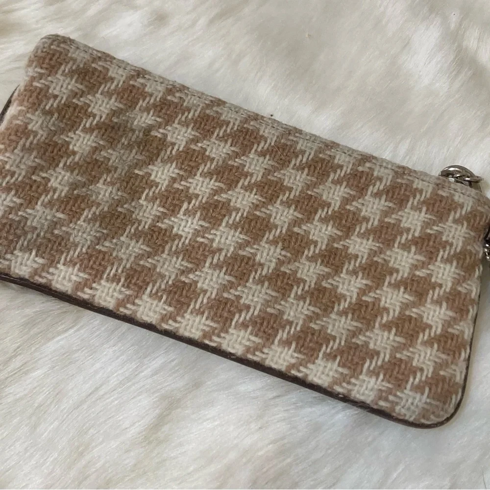 COACH brown houndstooth wristlet purse with outside toggle pocket. - Picture 2 of 4